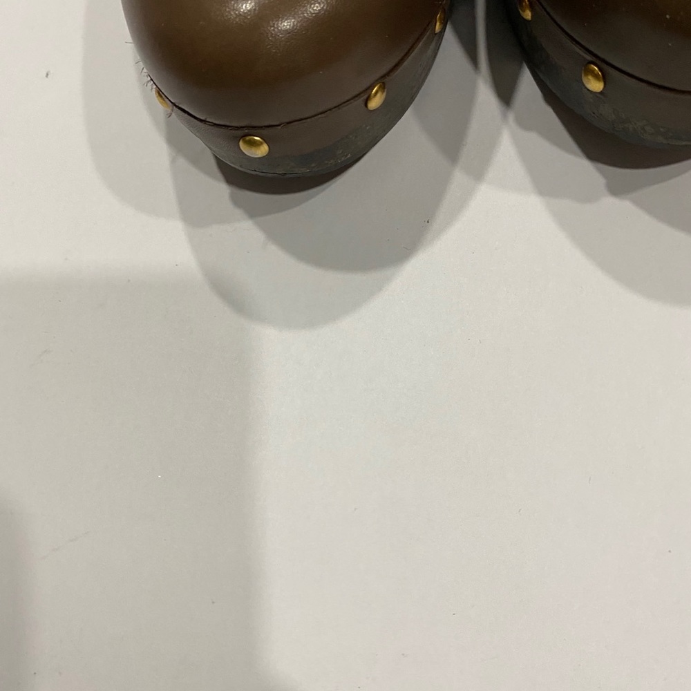 Hunter leather cognac women’s gold studded clogs - Picture 2 of 15